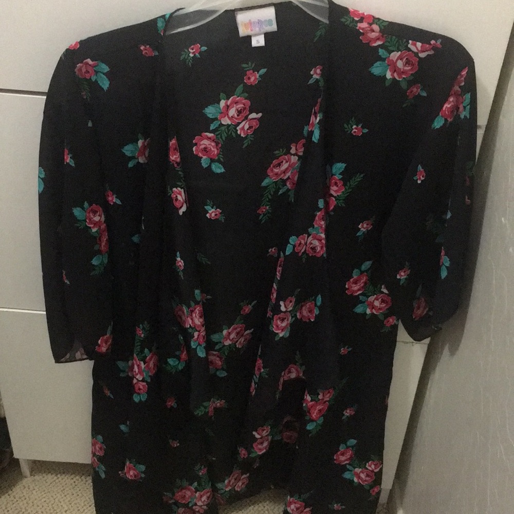 LuLaRoe floral Monroe kimono